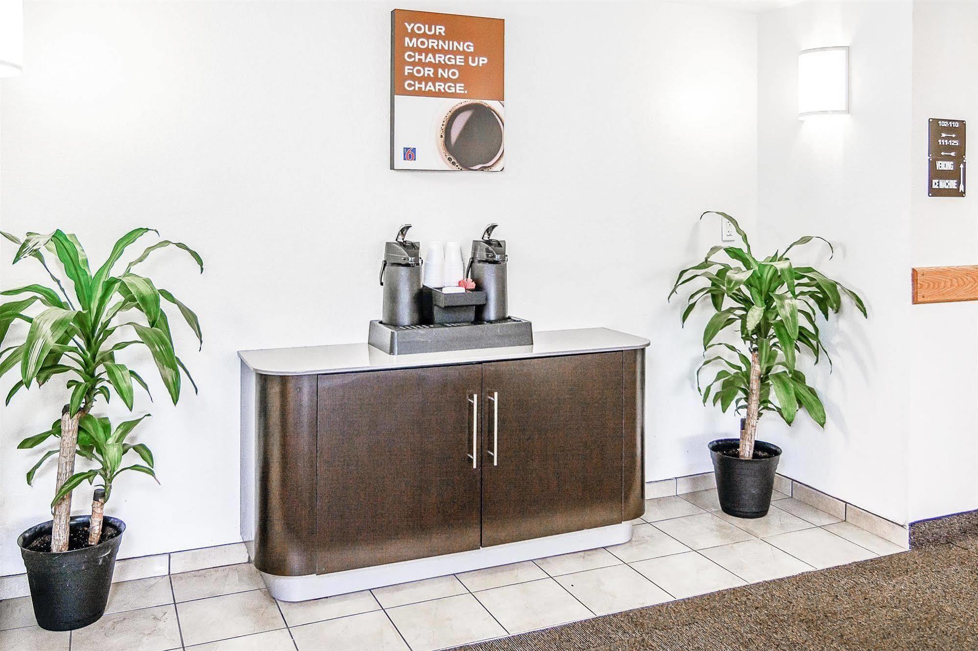 Motel 6-Framingham, Ma - Boston West Екстер'єр фото